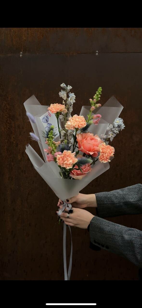 Букет цветов Волна на закате за 4850₽ с доставкой в Москве от LOTUS ELLY FLOWERS на Flawery