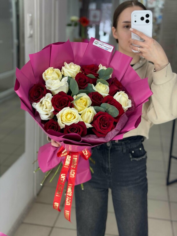 Контрастный шик, артикул F1506799 - 9680 рублей, доставка по городу. Flawery - доставка цветов
