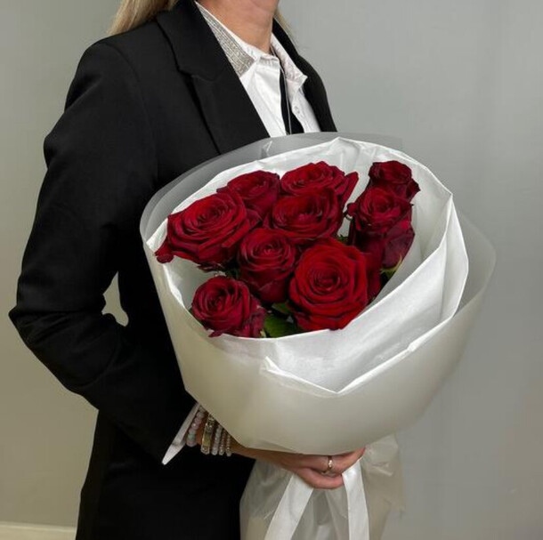 Букет роз за 2695₽ с доставкой в Москве от 1001Роза на Flawery