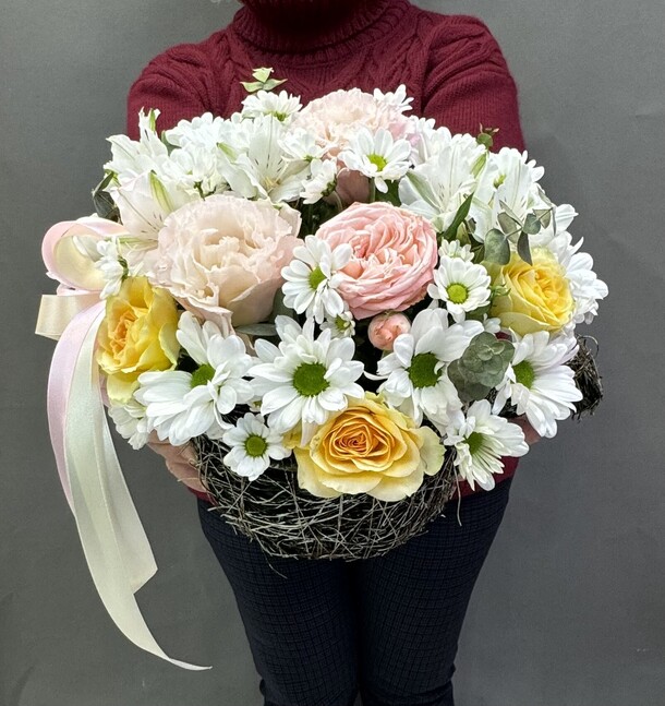 Букет цветов Цветочная лейка за 8800₽ с доставкой в Москве от Gri Flowers на Flawery