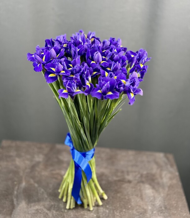 Букет цветов Синий ирис 💙 за 8050₽ с доставкой в Москве от Red Rose на Flawery