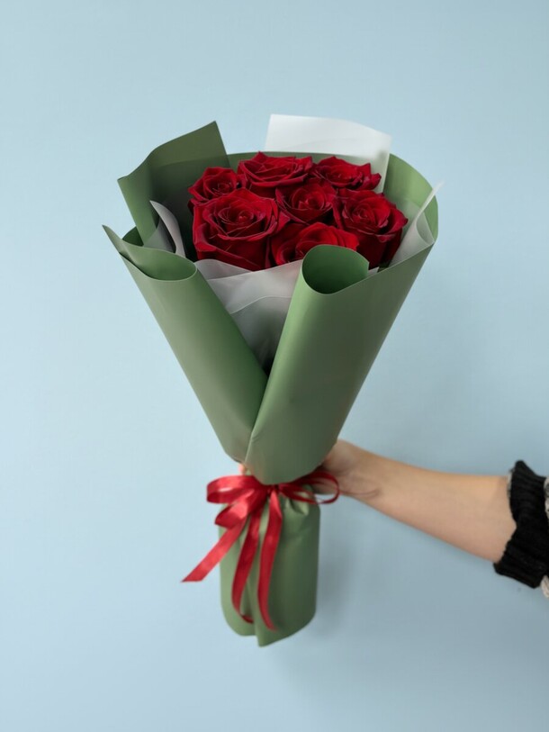 Букет из 7 красных роз, арт: 3106-1 за 4500₽ с доставкой в Москве от TurboFlora на Flawery