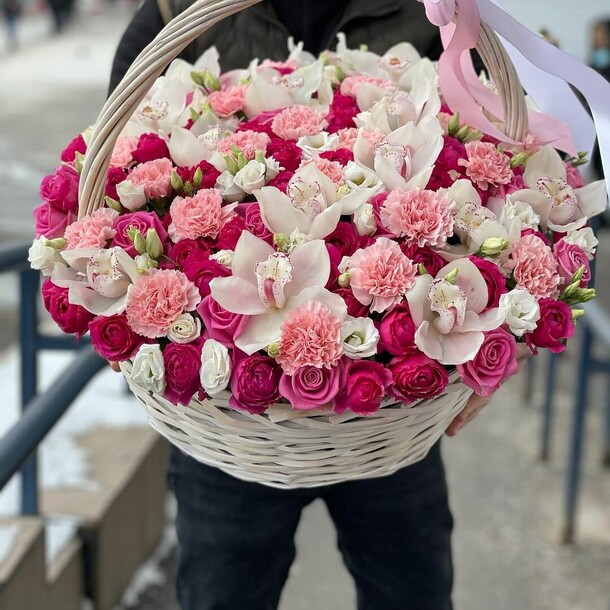 Букет цветов Орхидея за 42870₽ с доставкой в Москве от ROZADAR на Flawery