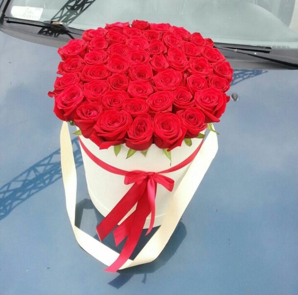 Букет цветов Коробка с розами за 12883₽ с доставкой в Москве от ROZADAR на Flawery