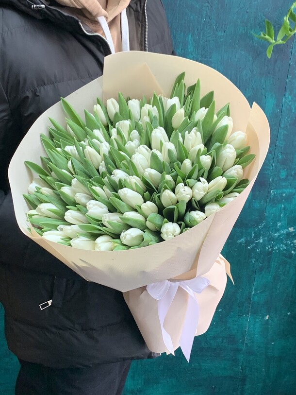 Букет из тюльпанов за 26834₽ с доставкой в Москве от ROZADAR на Flawery