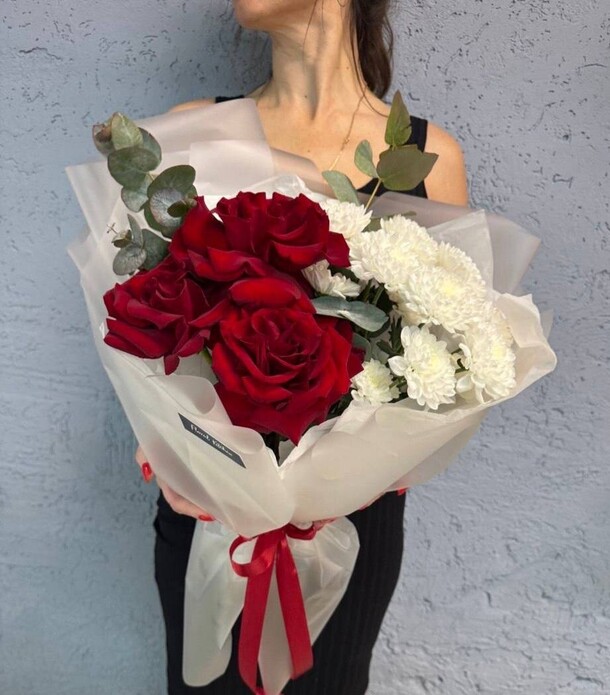 Букет с красными розами за 4550₽ с доставкой в Москве от Floral kitchen на Flawery