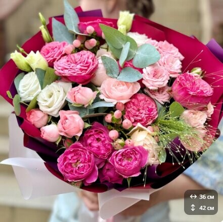 Букет из пионовидной розы, эустомы, эвкалипта, паникума и гиперикума за 4200₽ с доставкой в Москве от Мелисса на Flawery