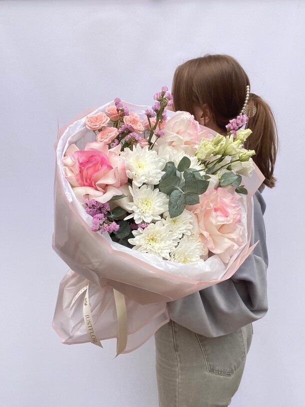 Букет цветов Круглый сборный букет за 4320₽ с доставкой в Москве от JustFlor на Flawery