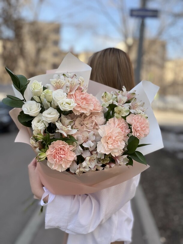 Букет нежный зефир, артикул F1538278 - 4150 рублей, доставка по городу. Flawery - доставка цветов