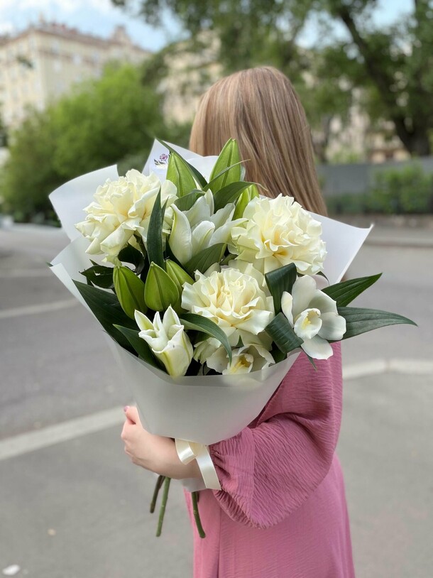 Букет "чувства", артикул F1554132 - 4260 рублей, доставка по городу. Flawery - доставка цветов