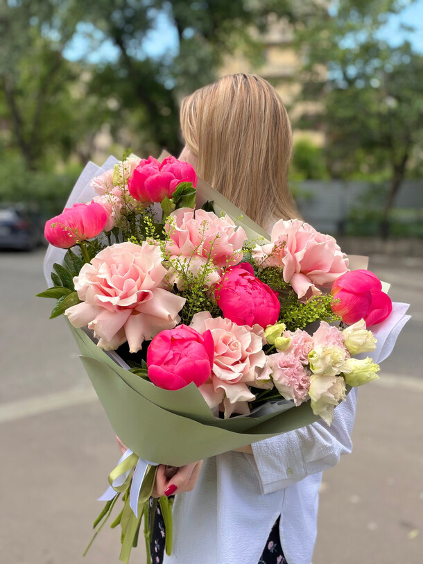 Букет цветов Летний фреш за 8310₽ с доставкой в Москве от JustFlor на Flawery