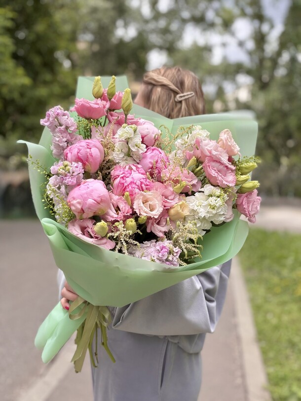 Букет цветов Цветущий сад за 8827₽ с доставкой в Москве от JustFlor на Flawery