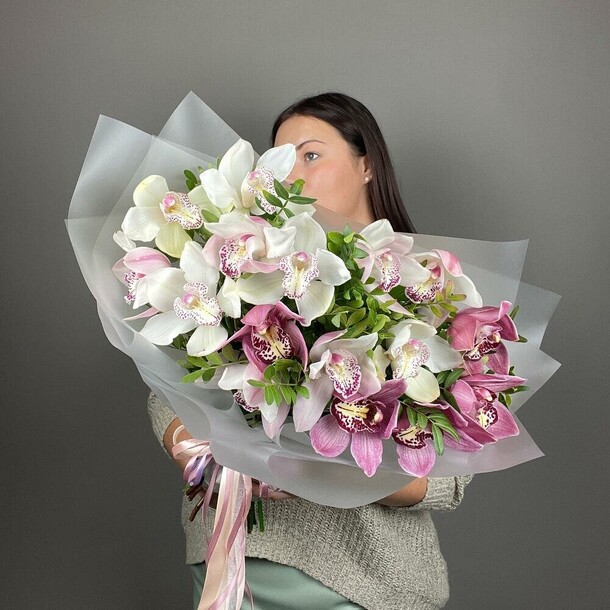 Букет цветов Орхидеи 💞 за 7500₽ с доставкой в Москве от Flora.Laboratory на Flawery