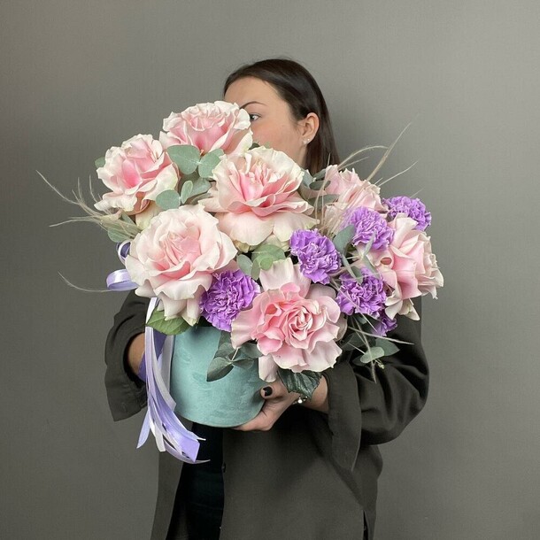 Букет цветов Princess box💜violet за 6190₽ с доставкой в Москве от Flora.Laboratory на Flawery