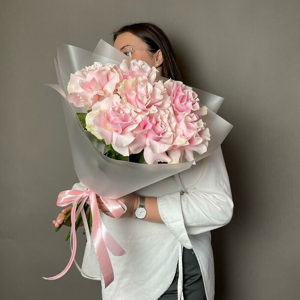 Букет цветов Нежные розы lux💕 за 4500₽ с доставкой в Москве от Flora.Laboratory на Flawery