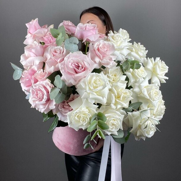 Букет цветов Коробка wow😍 за 22000₽ с доставкой в Москве от Flora.Laboratory на Flawery