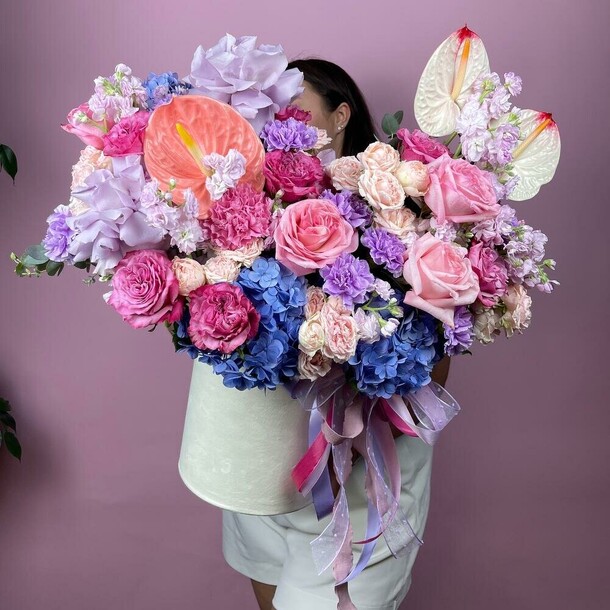 Букет цветов Bubblegum💜💕 за 45000₽ с доставкой в Москве от Flora.Laboratory на Flawery