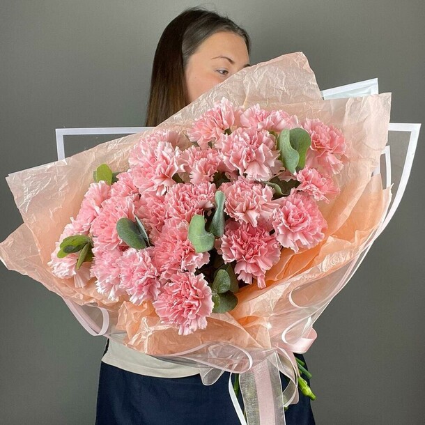 Букет цветов 21 диантус💕 за 5500₽ с доставкой в Москве от Flora.Laboratory на Flawery