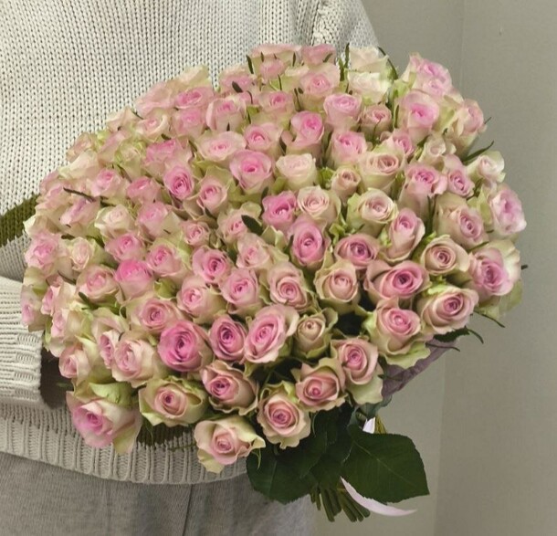 Букет цветов 101 роза за 11000₽ с доставкой в Москве от FLOWER SHOP на Flawery