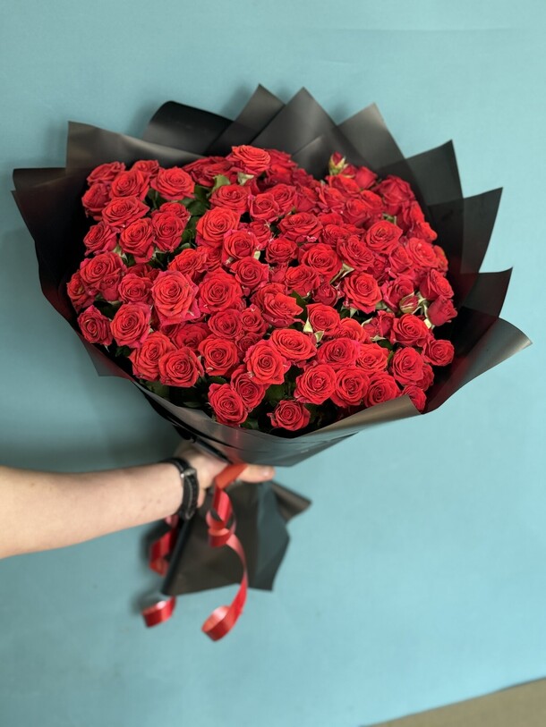 Букет цветов Роза кустовая за 6820₽ с доставкой в Москве от PION FLOWERS на Flawery