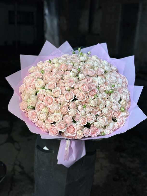 Букет цветов Роза кустовая пионовидная за 35961₽ с доставкой в Москве от PION FLOWERS на Flawery