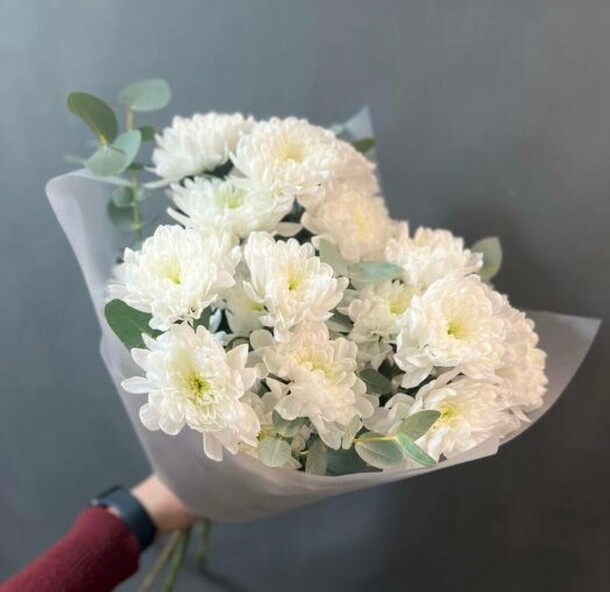 Букет из хризантем за 2000₽ с доставкой в Москве от Lady Rose Flowers на Flawery