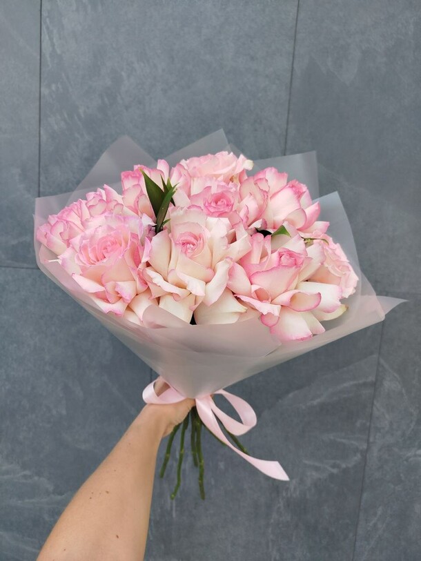 Букет из французских роза " барби" за 4645₽ с доставкой в Саратове от Atelier Flora на Flawery