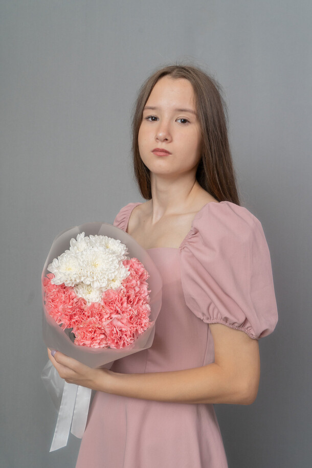 Букет цветов Авторский букет " дуэт" за 3255₽ с доставкой в Москве от Atelier Flora на Flawery