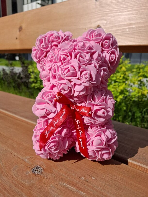 Медведь розовый из роз за 2590₽ с доставкой в Москве от Atelier Flora на Flawery