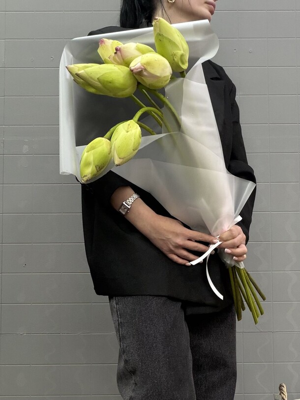 Букет цветов Лотосы за 7590₽ с доставкой в Москве от Romantic Flowers на Flawery