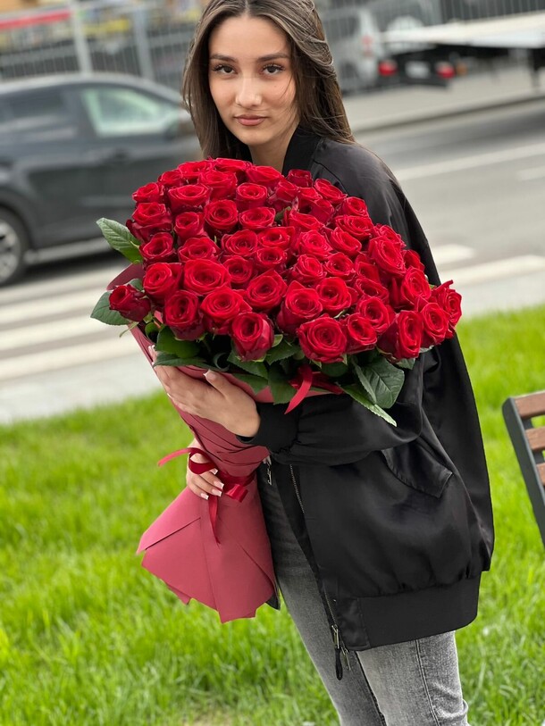 Букет из 51 роз за 14902₽ с доставкой в Москве от AYANA FLOWERS на Flawery