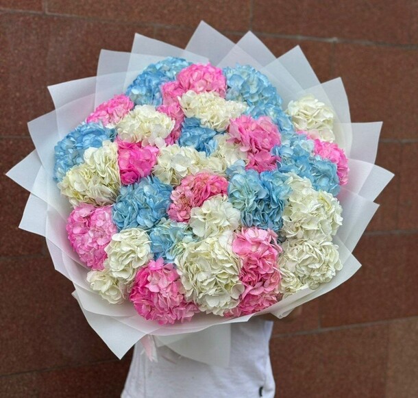 Букет из гортензии за 16880₽ с доставкой в Москве от AYANA FLOWERS на Flawery