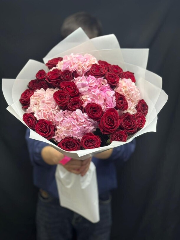 Букет цветов Темность😍 за 9075₽ с доставкой в Москве от AYANA FLOWERS на Flawery