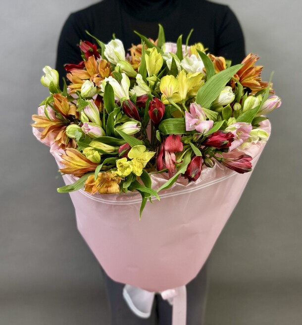 Букет из альстромерии микс 25 за 3850₽ с доставкой в Москве от Flower4U на Flawery