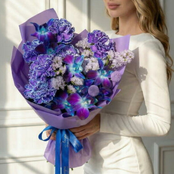Букет космический комплимент. Авторский букет 507. Leoraflowers за 4700₽ с доставкой в Москве от Leora Chocolate на Flawery