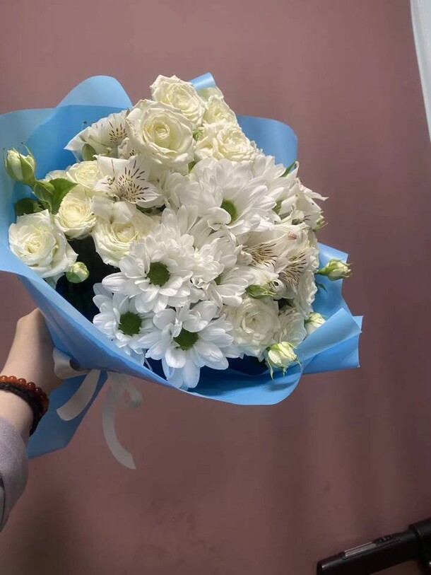 Букет цветов Белый микс за 3400₽ с доставкой в Москве от Лилия на Flawery