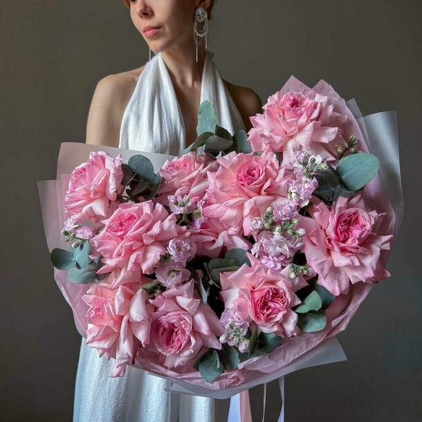 Роскошный букет с французскими розовыми розами pink ohara, артикул F1463053 - 17955 рублей, доставка по городу. Flawery - доставка цветов
