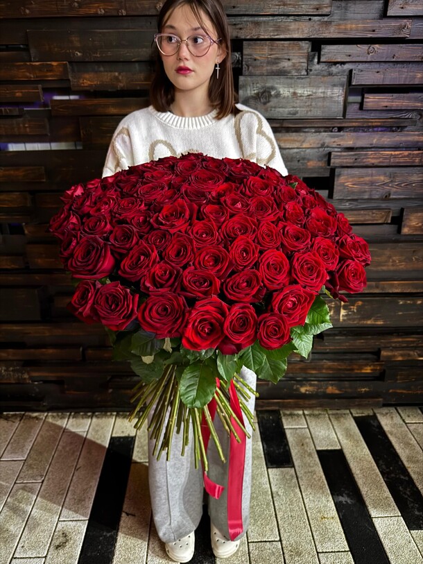Букет цветов 101 роза премиум за 35900₽ с доставкой в Москве от Am Flowers на Flawery