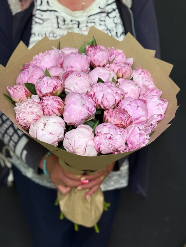 Букет 25 пионов за 23411₽ с доставкой в Москве от PROTEA на Flawery