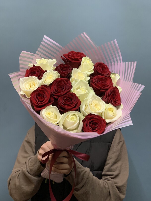 Букет цветов Роза микс за 3199₽ с доставкой в Москве от Umma Flowers на Flawery