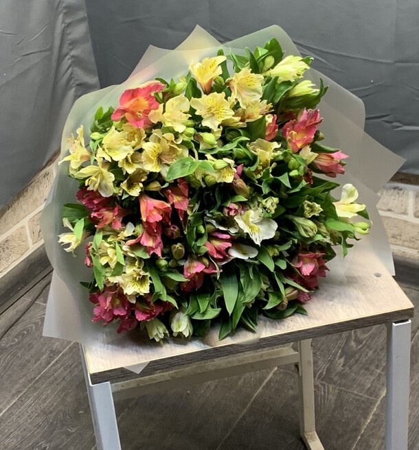 Букет цветов Альстромерия 19 веток за 3599₽ с доставкой в Москве от Umma Flowers на Flawery