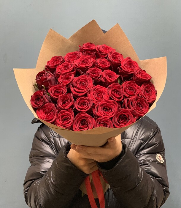 Букет цветов Красные розы 31шт 50см за 9253₽ с доставкой в Москве от Umma Flowers на Flawery