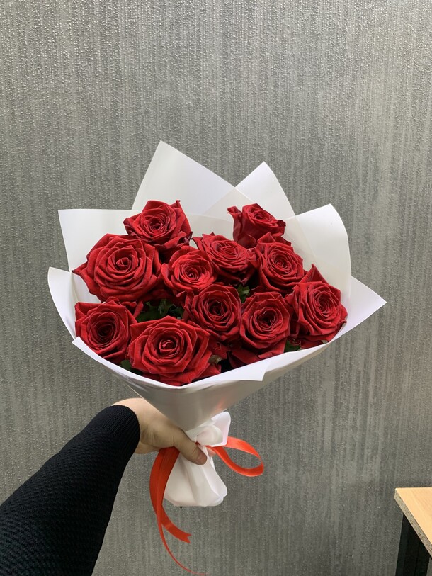 Букет цветов Красная роза 11шт за 2833₽ с доставкой в Москве от Umma Flowers на Flawery