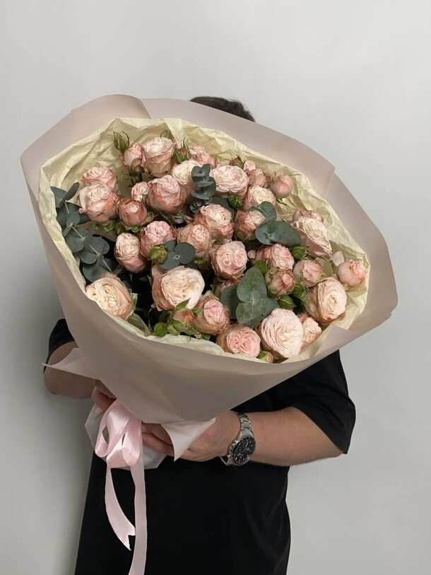Букет цветов Розы кустовые за 11338₽ с доставкой в Москве от Ramona’s bloom на Flawery