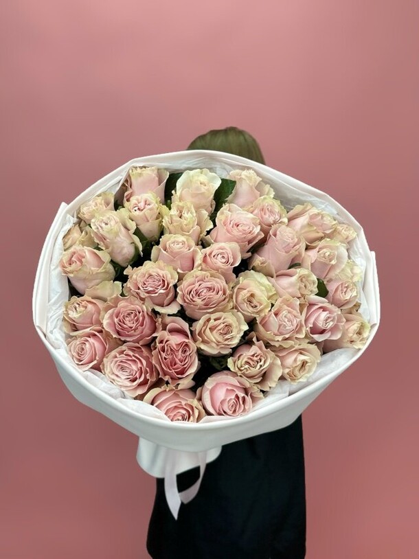 Роза 🌹, артикул F1475029 - 10857 рублей, доставка по городу. Flawery - доставка цветов