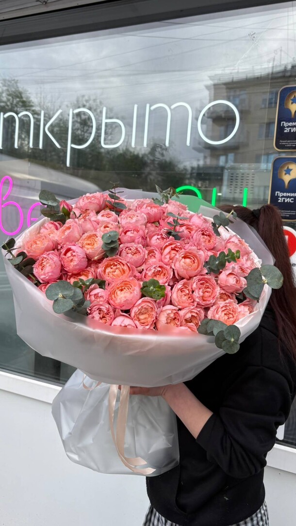 Букет цветов Кустовые розы джульетта за 16000₽ с доставкой в Москве от Make Flo на Flawery