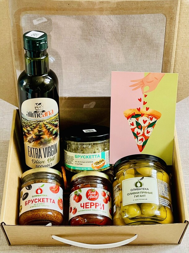 Гастрономический набор «вкус италии» с оливками, томатами, брускеттой и оливковым маслом extra virgin, артикул F1544424 - 4850 рублей, доставка по городу. Flawery - доставка цветов