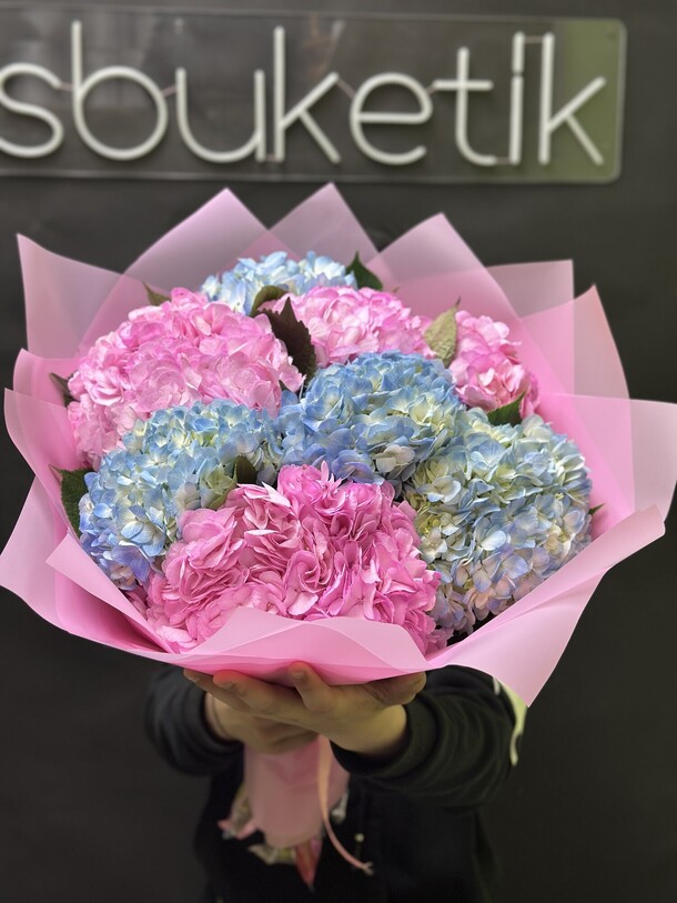 Букет из 7 гортензия за 5500₽ с доставкой в Москве от Start flowers на Flawery