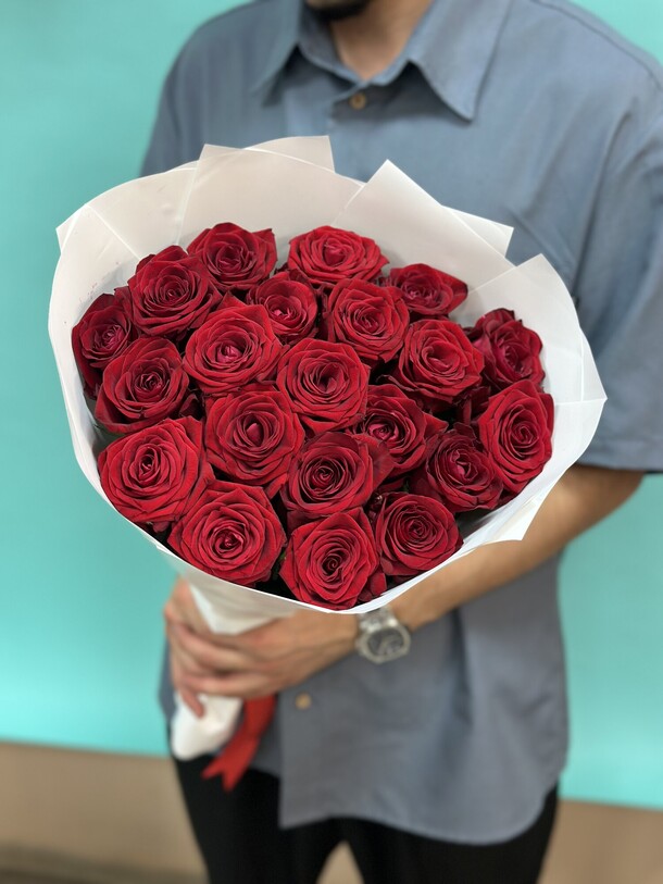 Букет из 25 роз за 5500₽ с доставкой в Москве от Start flowers на Flawery