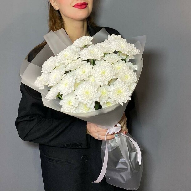 Букет 5 кружевных хризантем за 2479₽ с доставкой в Москве от Senti Flora на Flawery